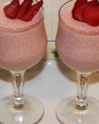 Воздушный клубничный мусс