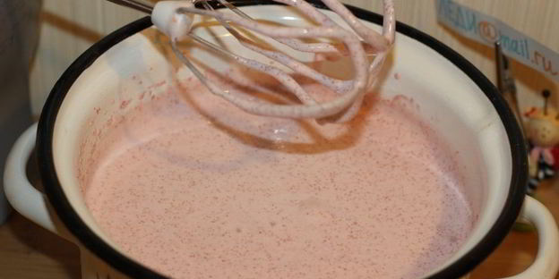 воздушный клубничный мусс