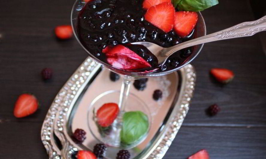 Рецепт панны котта из маскарпоне с черничным соусом