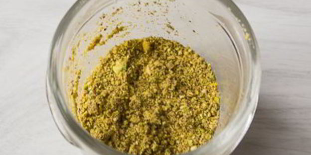 фисташковый пасхальный кулич