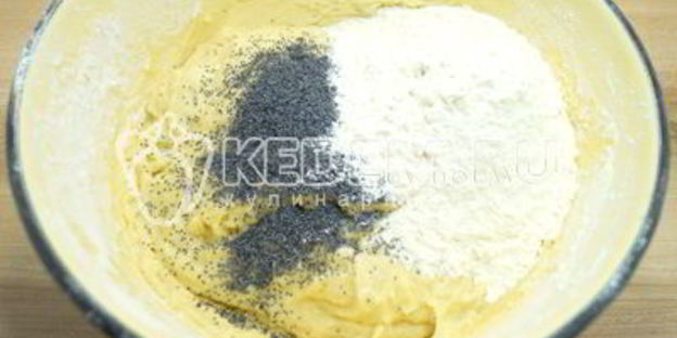 кулич пасхальный маковый