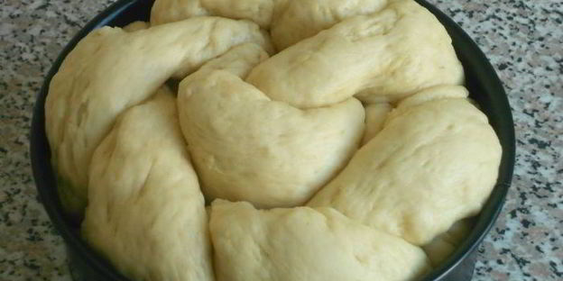 кулич плетеный