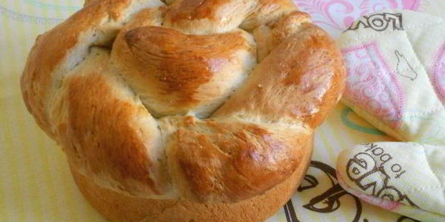 кулич плетеный