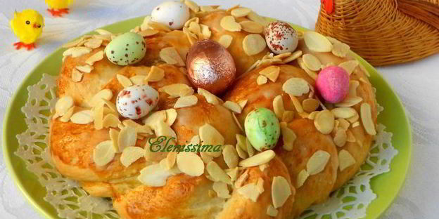 кулич плетеный