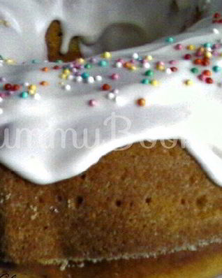 Кулич с белой шоколадной глазурью