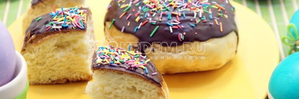 Кулич с шоколадной глазурью