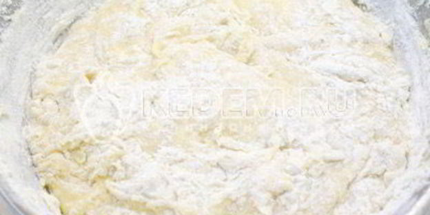 кулич с шоколадной глазурью