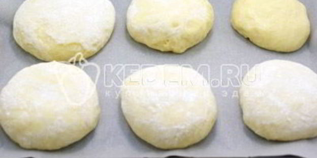 кулич с шоколадной глазурью