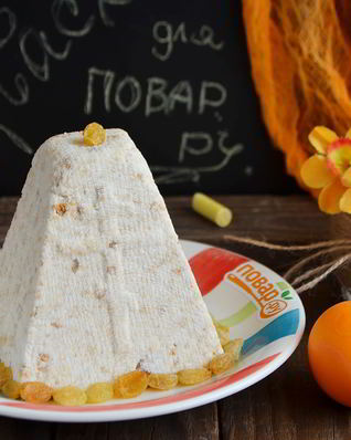 Пасха из печенья и творога