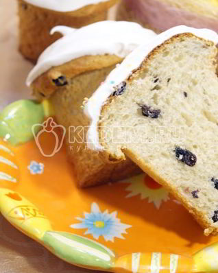 Пасхальный кулич с изюмом
