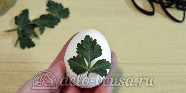 пасхальные яйца с листочками