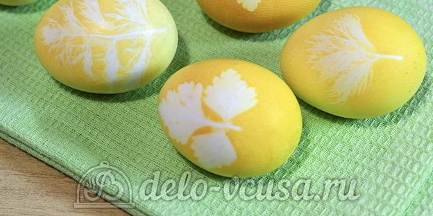 пасхальные яйца с листочками