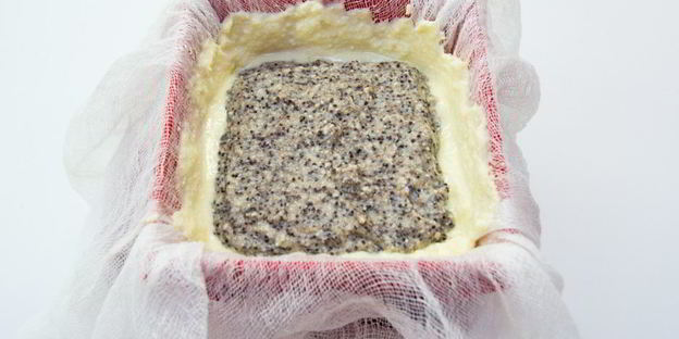 царская творожная пасха с маковой начинкой