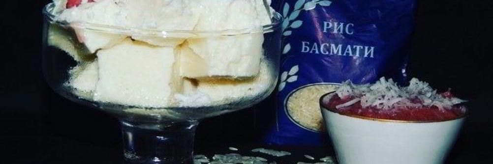 Рисово-кокосовый десерт с фруктовым пюре