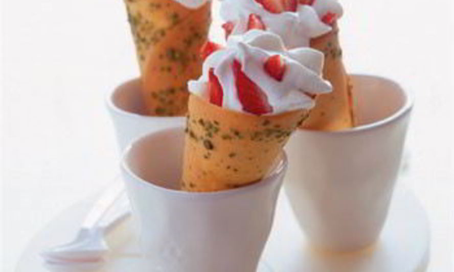 Рецепт рожек с клубничным десертом