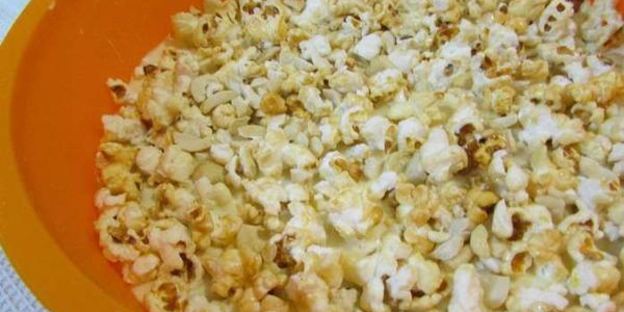 шоколад с кешью и попкорном