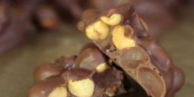 шоколад с орехами