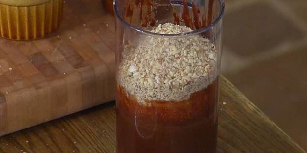 шоколадный десерт на миндале