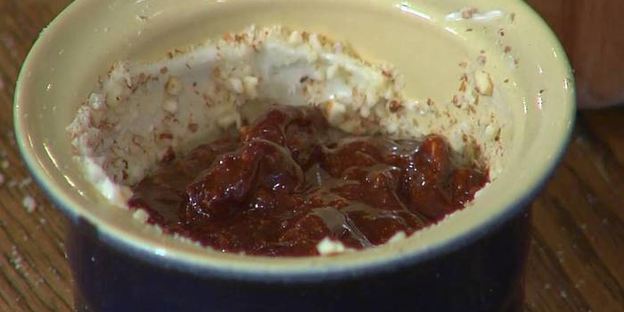 шоколадный десерт на миндале