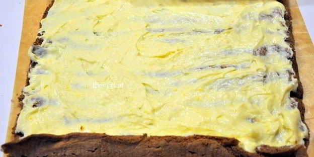 шоколадный рулет с ванильно-апельсиновым пудингом и кокосом