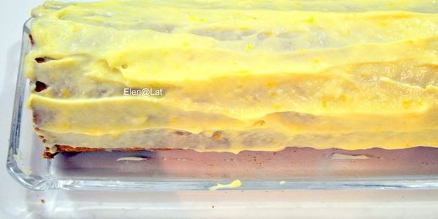 шоколадный рулет с ванильно-апельсиновым пудингом и кокосом