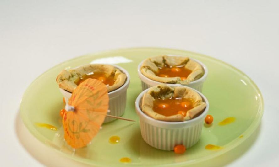 Рецепт чайного суфле с облепиховым соусом