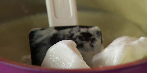 чайное суфле с облепиховым соусом