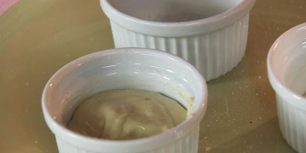 чайное суфле с облепиховым соусом