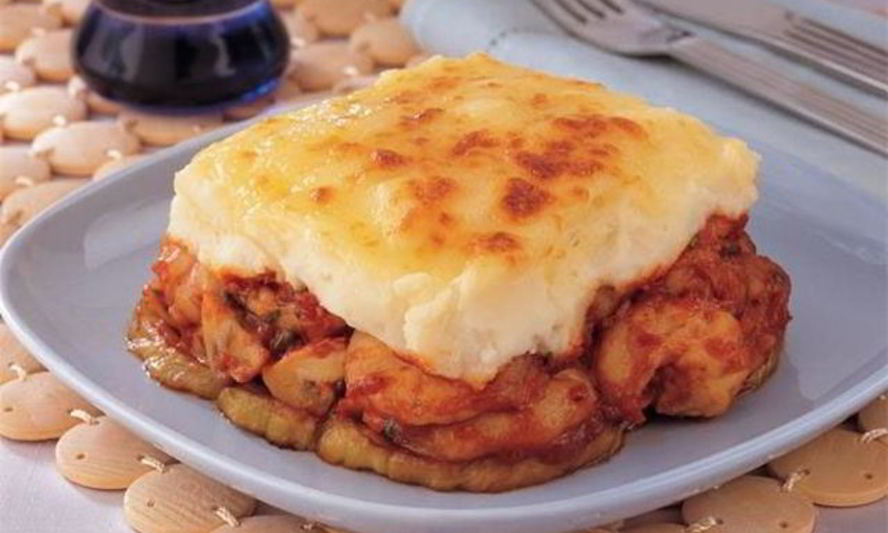 Рецепт картофельного суфле с креветками и баклажанами