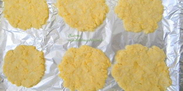 сырный мильфей с легким овощным салатом