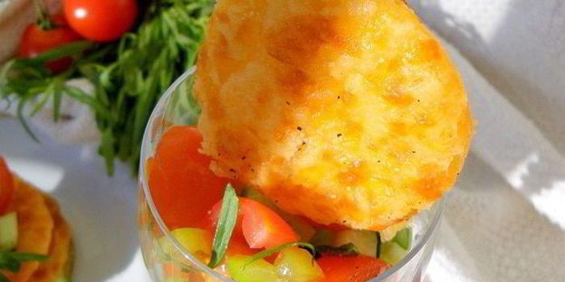 сырный мильфей с легким овощным салатом