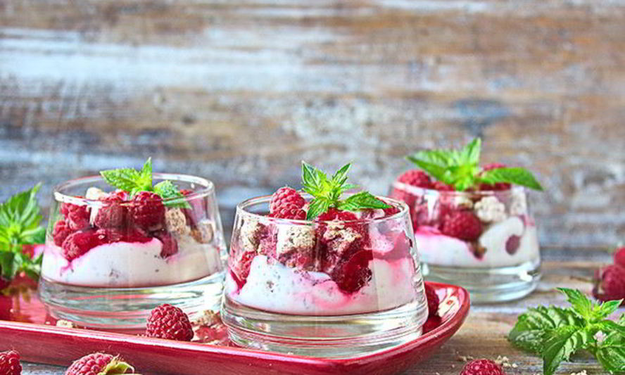 Рецепт сырного пудинга с малиной