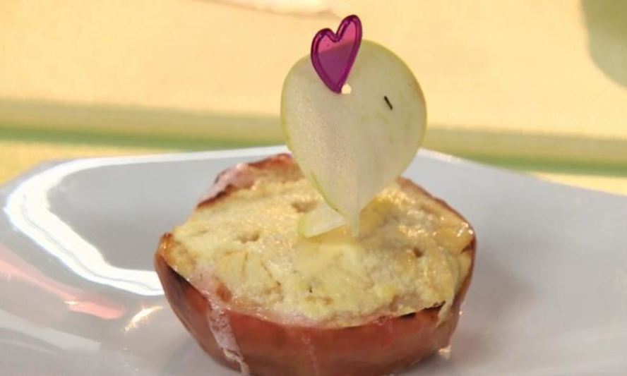 Рецепт запеченных яблок с творогом и изюмом