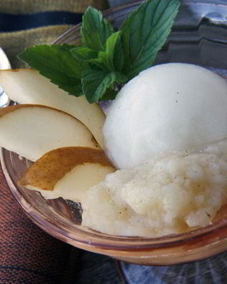 Жареные груши с мороженым