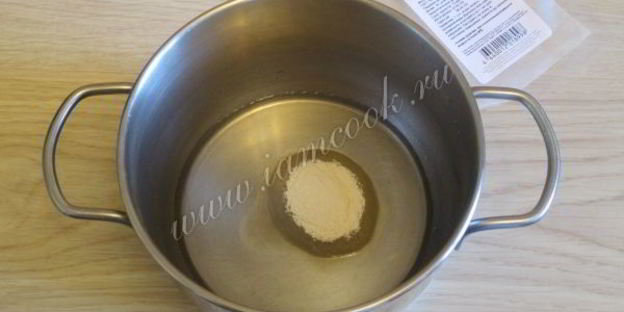 желе красное с ягодами годжи