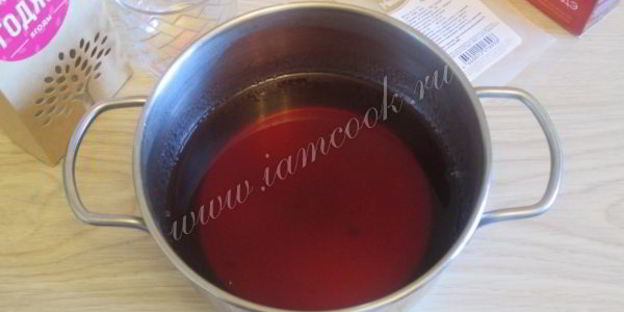 желе красное с ягодами годжи