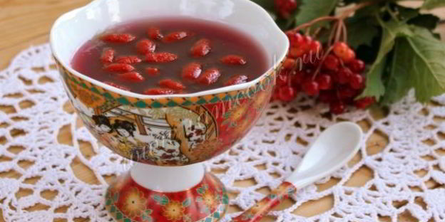 желе красное с ягодами годжи