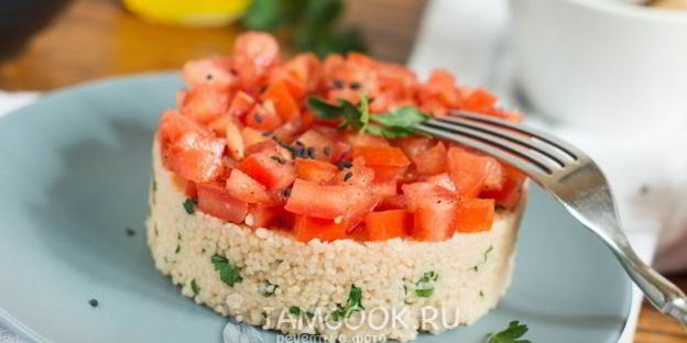 гарнир из кускуса с помидором