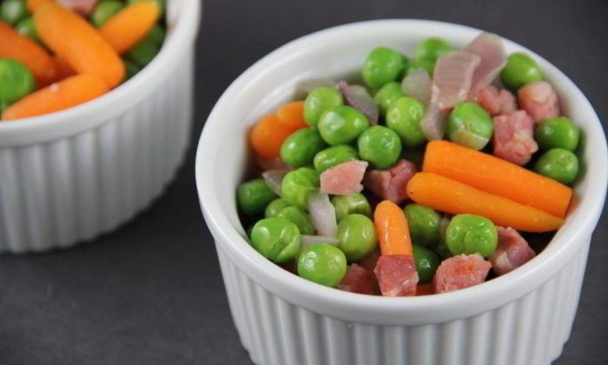 Рецепт гарнира из зеленого горошка с беконом