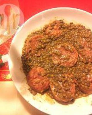 Чечевица с колбасой по-итальянски