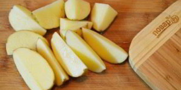 деревенский картофель под сырным соусом