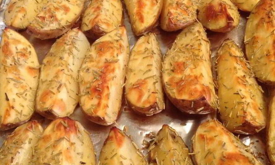 Рецепт картофеля с чесноком и розмарином