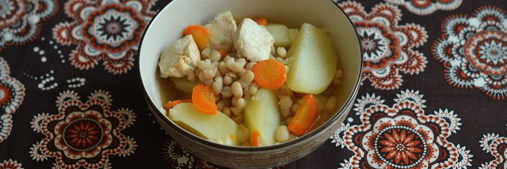 Картофель с фасолью и куриной грудкой