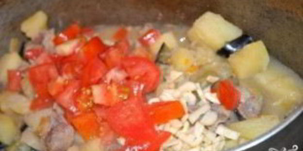 картофель с мясом и овощами