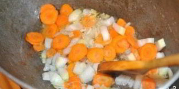 картофель с мясом и овощами