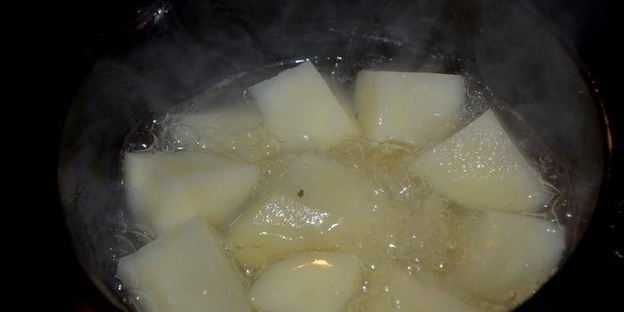 картофель с зеленой фасолью