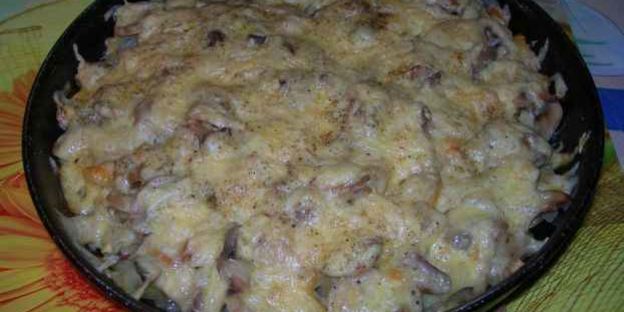 картофель жареный с сыром и грибами