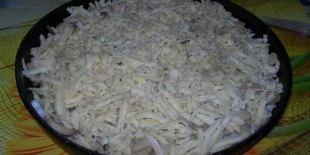 картофель жареный с сыром и грибами