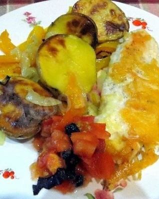 Картошка с грудкой куриной в томатно-сырном соусе