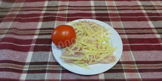 картошка с грудкой куриной в томатно-сырном соусе